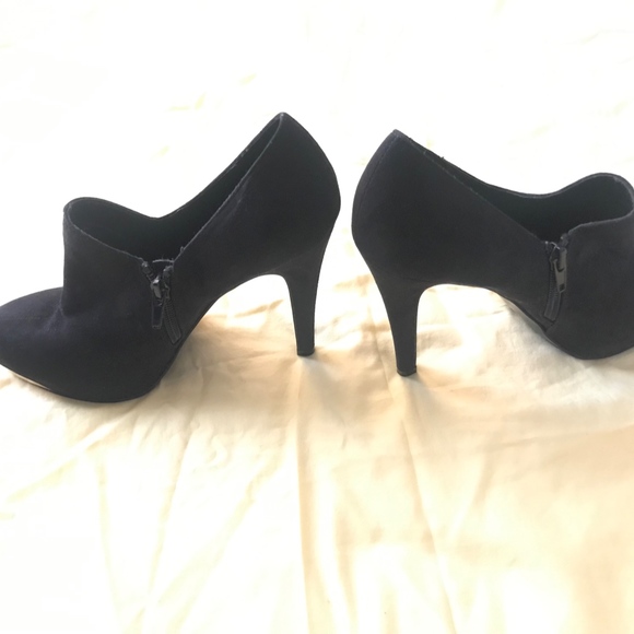 Heels - Picture 2 of 2